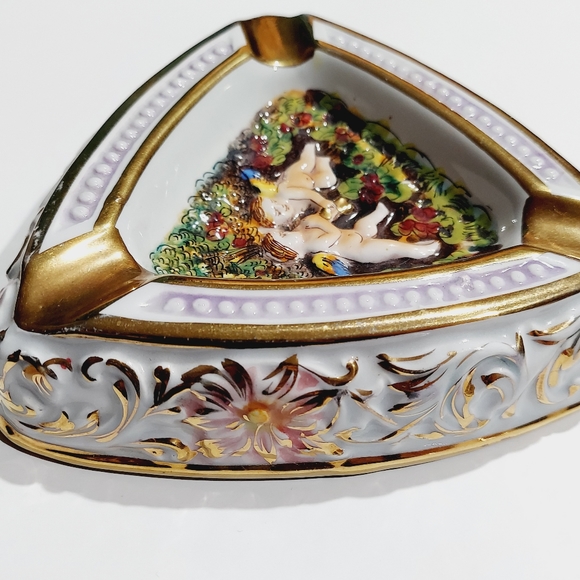 Vintage midcentury Capodimonte Italy cherub ashtray Italian porcelain ashtray - Picture 10 of 13